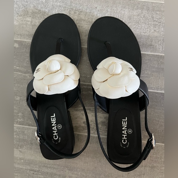 Chanel camellia thong sandals - Picture 6 of 6